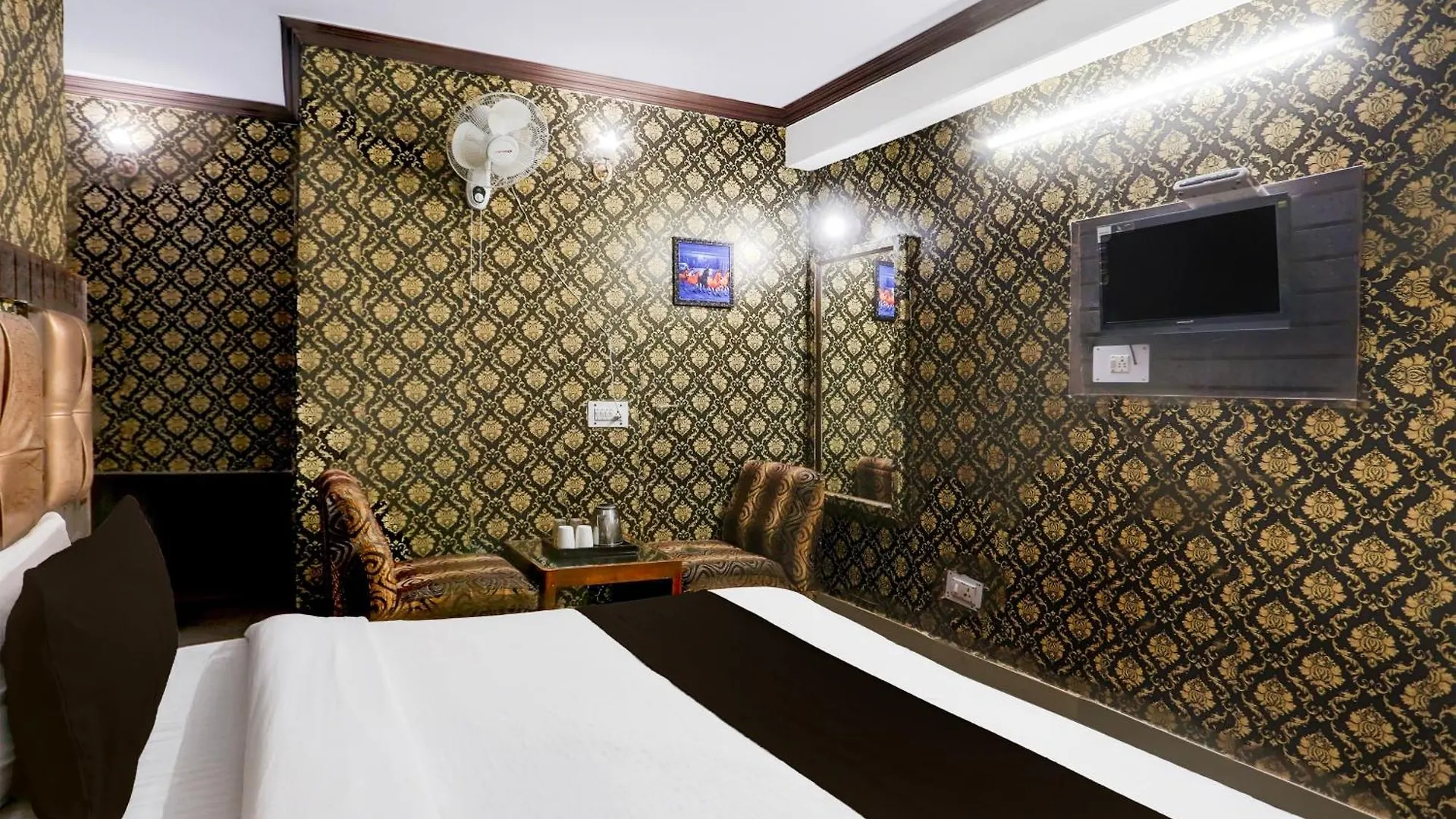 ***  Super Collection O Mall Road Formerly Hotel Shubham Shimla India