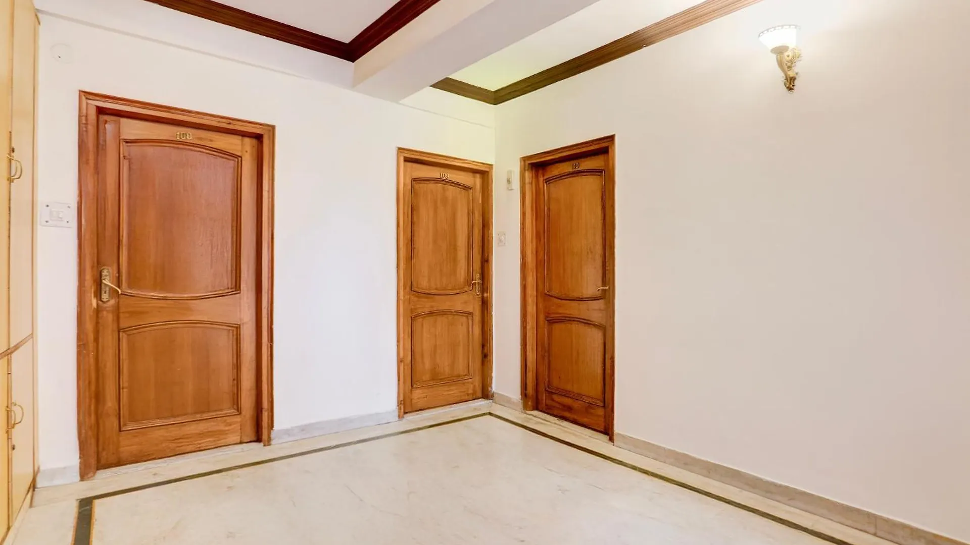 Super Collection O Mall Road Formerly Hotel Shubham Shimla 3*,  India