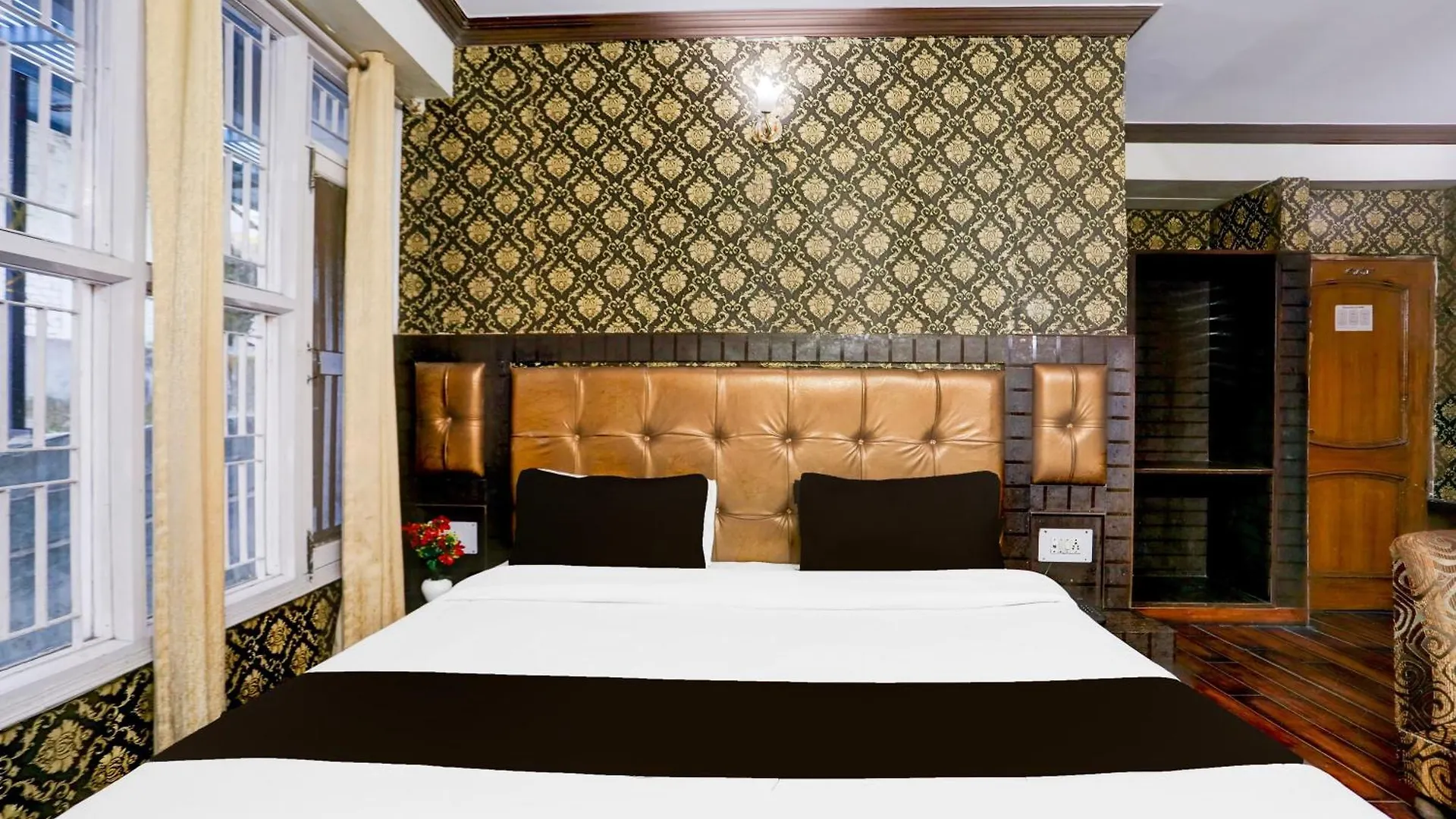 ***  Super Collection O Mall Road Formerly Hotel Shubham Shimla India