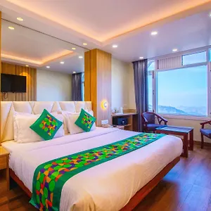 Hotel Treebo Varuna With Mountain View, Shimla
