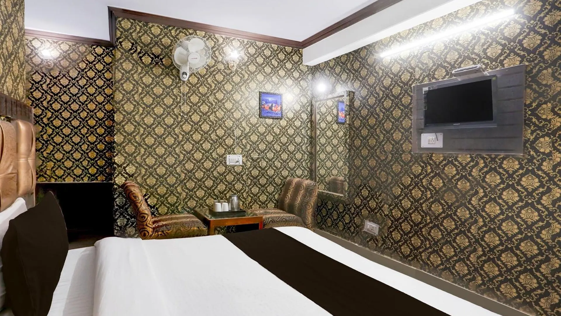 ***  Super Collection O Mall Road Formerly Hotel Shubham Shimla India