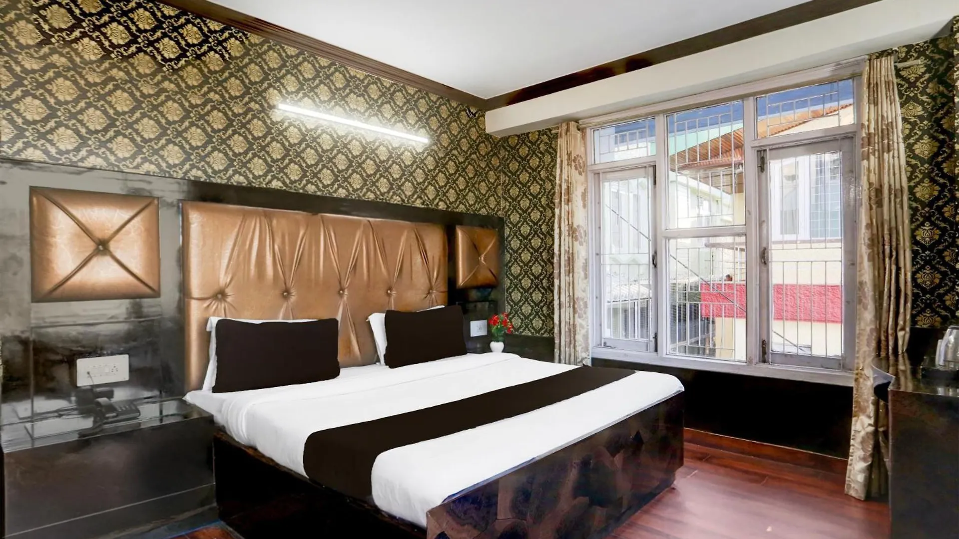***  Super Collection O Mall Road Formerly Hotel Shubham Shimla India