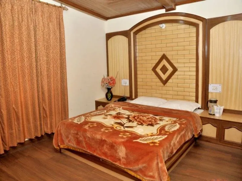 ***  Super Collection O Mall Road Formerly Hotel Shubham Shimla India