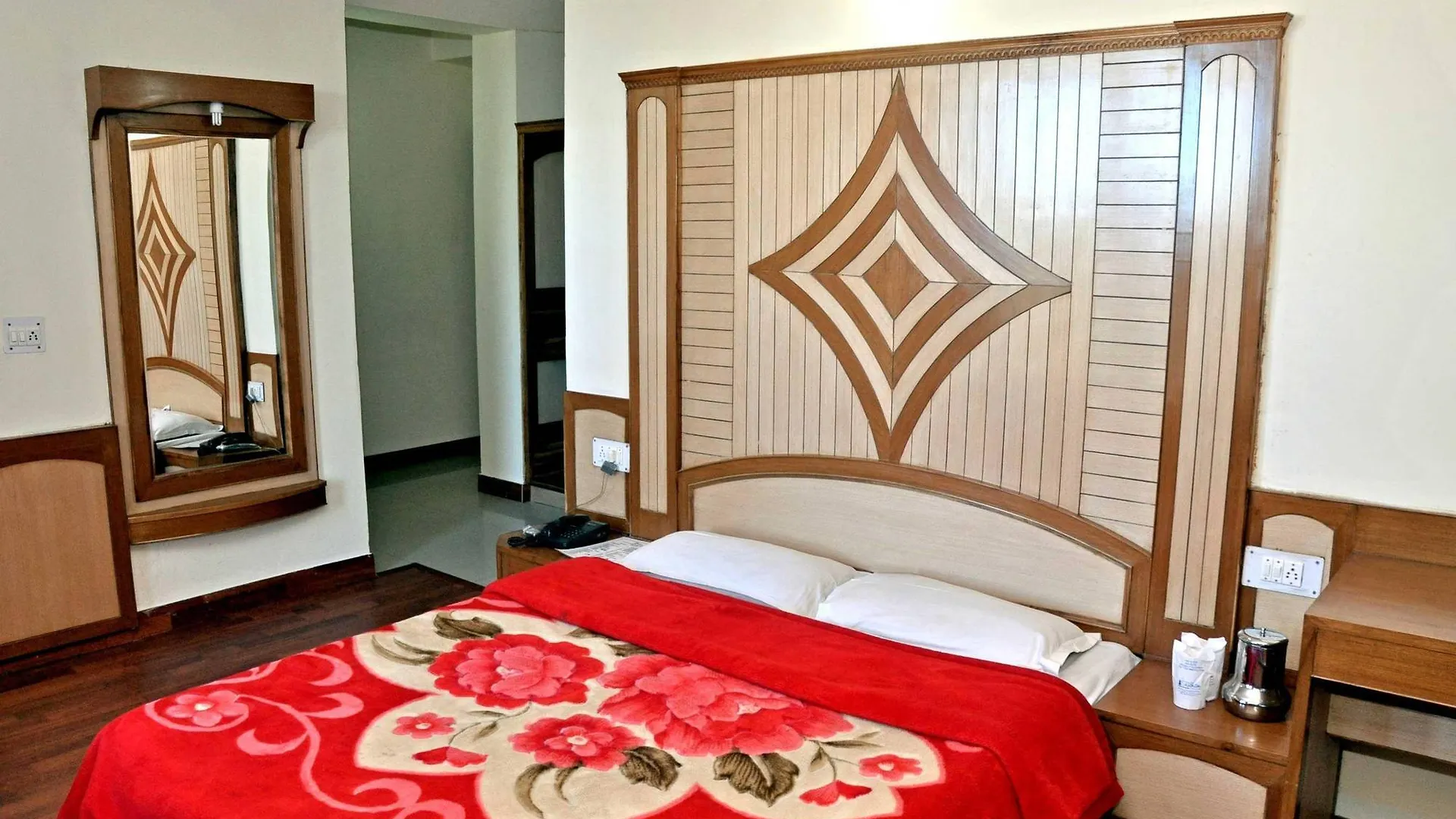Super Collection O Mall Road Formerly Hotel Shubham Shimla